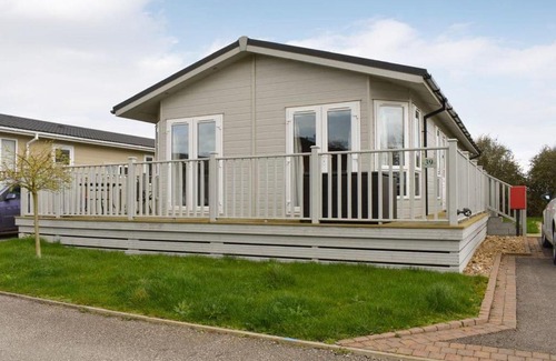 Stretham House | The Lazy Otter No 39-UK30748