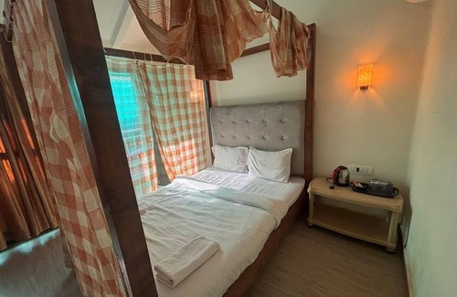 Arambol Hotel | The Leisure Cave Arambol Goa