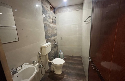 Arambol Hotel | The Leisure Cave Arambol Goa