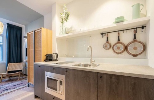 Sint-Andries Apartment | The Light Blue Parrot