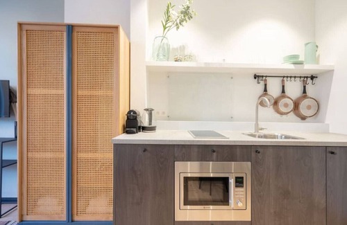 Sint-Andries Apartment | The Light Blue Parrot