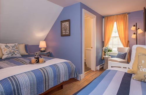West Woodstock Hotel | The Lincoln Inn & Restaurant At The Covered Bridge