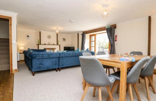 Stenalees House | The LinneyThe West Dry