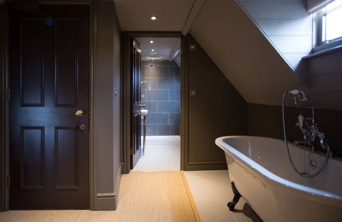 Wimborne Hotel | The Lion Hotel - Pub & Restaurant