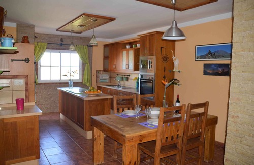 La Listada House | The Listed Arico The ocean and you House 100 meters from the sea.