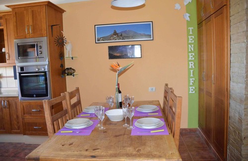 La Listada House | The Listed Arico The ocean and you House 100 meters from the sea.