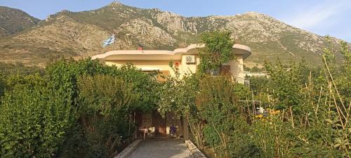 Fanari House | The Little House