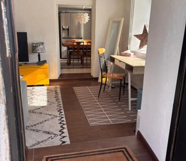 Boras Apartment | The Little Nest Borås, Cozy Apartment with Parking