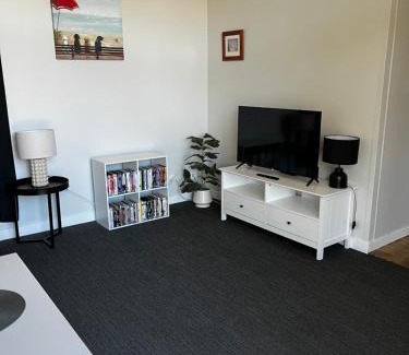 Broken Hill House | The little white box