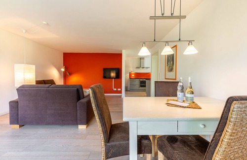 Wyk auf Foehr Apartment | The location is heavenly quiet on the outskirts of the city, surrounded by green trees.