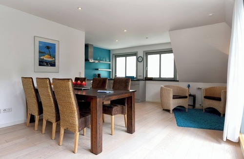 Wyk auf Foehr Apartment | The location is heavenly quiet on the outskirts of the city, surrounded by green trees.