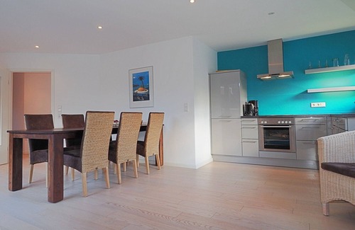 Wyk auf Foehr Apartment | The location is heavenly quiet on the outskirts of the city, surrounded by green trees.