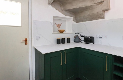 Glenfinnan Cottage | The Lochside Shepherd