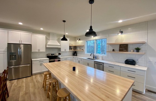 Broadway House | The Lodge at Barefoot Farms
