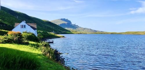Achachork House | The Lodge in the Loch