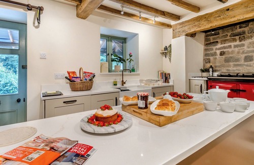 Pontesbury Cottage | The Lodge Spa - UK47837