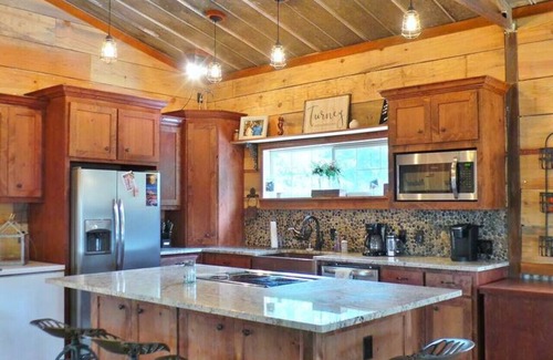 Bryan Apartment | The Loft at Lucky Eagle ~ The Perfect Secluded Hangout!