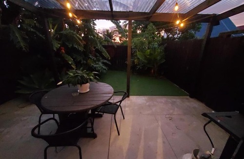 Onerahi House | The Loft Guesthouse - Private Harbourside Oasis