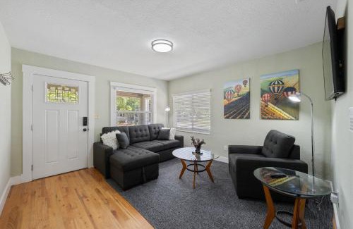 North Oak Park House | The Loft Nest 7 minutes Walk to UC Davis