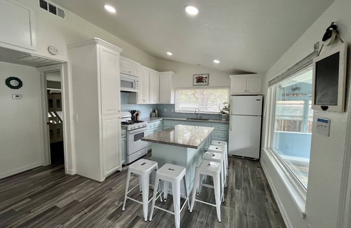 Brazoria House | The Lone Oak River Retreat on The San Bernard River - Fisherman's Paradise!