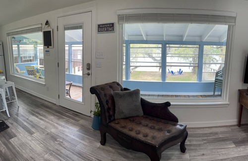 Brazoria House | The Lone Oak River Retreat on The San Bernard River - Fisherman's Paradise!