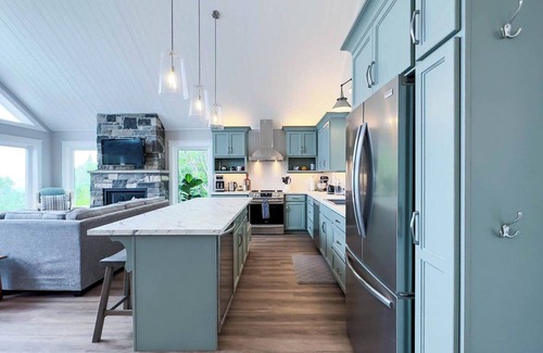 Ashfield-Colborne-Wawanosh Cottage | the Lookout NEW Modern Cottage - Private Lake Access