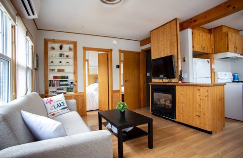 Big Chute Cottage | The Loon Muskoka Cabin - TeaLakeCottages