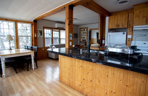 Big Chute Cottage | The Loon Muskoka Cabin - TeaLakeCottages