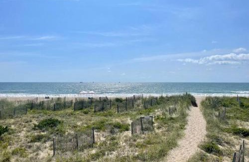 Avon House | The Lost Loggerhead- OBX Ocean view Beach House