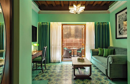 Kanadukattan Hotel | THE Lotus Palace Chettinad