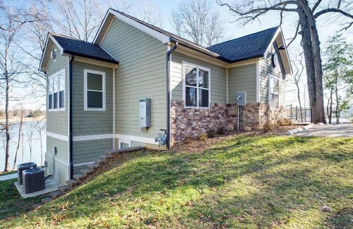 Winchester House | The Love Shack - Waterside Cottage #1 with a DOCK on Tims Ford Lake at Twin Creeks Marina & Resort
