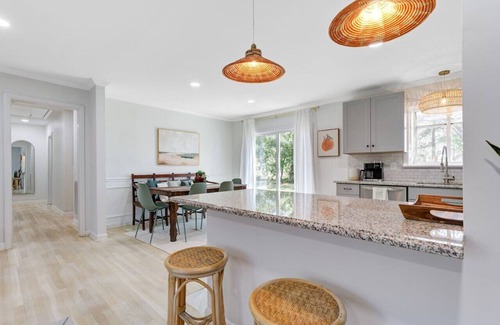 West Ashley House | The Low Tide - Hot Tub, Marsh View, Fire Pit