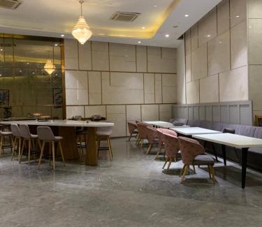 Noida Hotel | The LUX Supernova