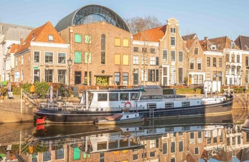 Zwolle City Centre Boat Rental | The luxury Boat