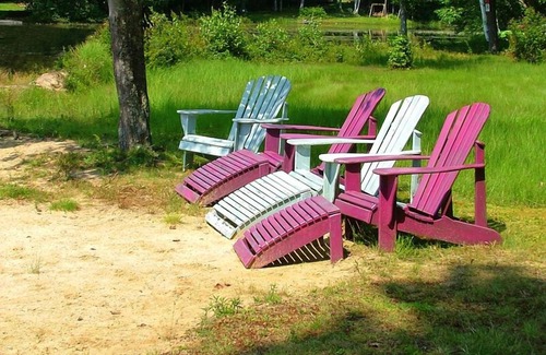 Stoneham Cottage | The Mad Moose on beautiful Keewaydin Lake