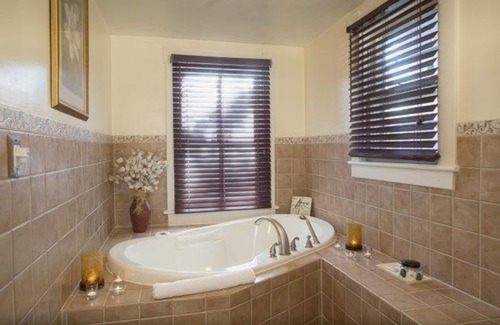 Downtown Bed & Breakfast | The Magnolia House Inn
