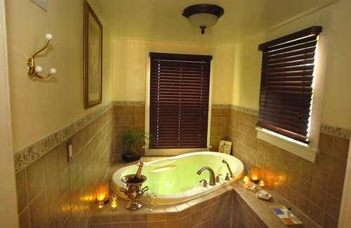 Downtown Bed & Breakfast | The Magnolia House Inn