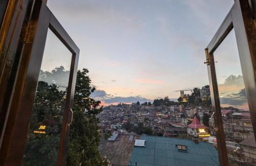 Bemloi Apartment | The Mall Ethos - On Mall Road - Kitchen - Sleeps 4