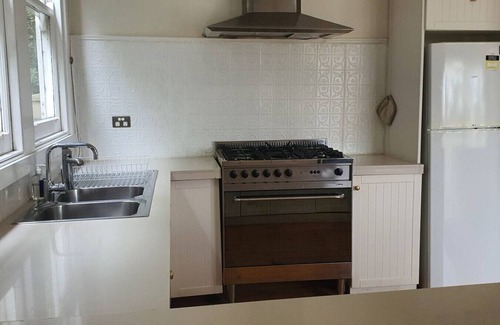 Lake Wendouree House | The Malt House Cottage