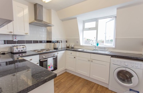 Headington Apartment | The Manor Suite