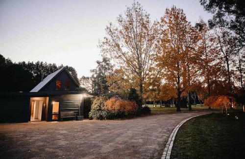 Robertson House | The Maple Lodge with Alpacas, Goats, Boars, Ducks & Chickens Farm Stay with Outdoor Pizza Oven