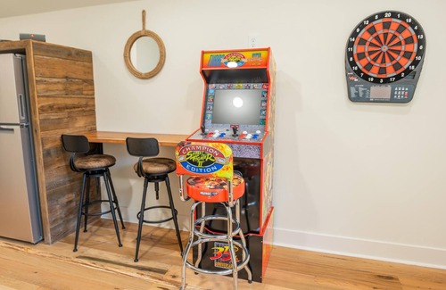 North Charleston House | The Marlboro Experience - Skee Ball & Arcade Room!