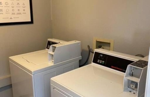 Hamilton Apartment | The Mary Lou - 2 Bedroom Apt in Quilt Town, USA