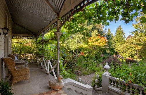 Daylesford House | The Mayor's Residence - 4 bedroom garden oasis
