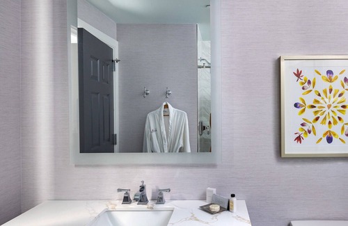 Cary Hotel | The Mayton
