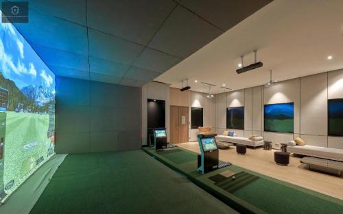 Thu Thiem Apartment | The Metropole Deluxe Apartment View City