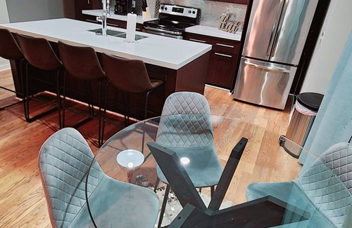 Summerhill House | The Metropolitan is a 3 story townhouse in downtown Atlanta