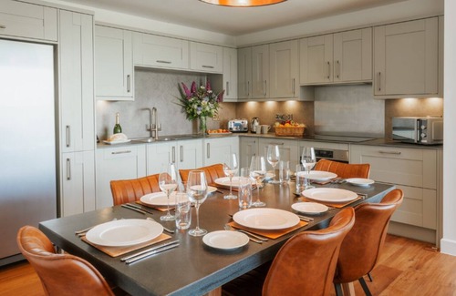 Newton Abbot Villa | The Mole Resort - Lodges