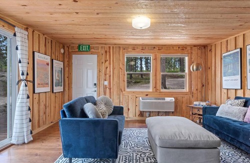 Custer House | The Monet Pond Views BHBungalows #1