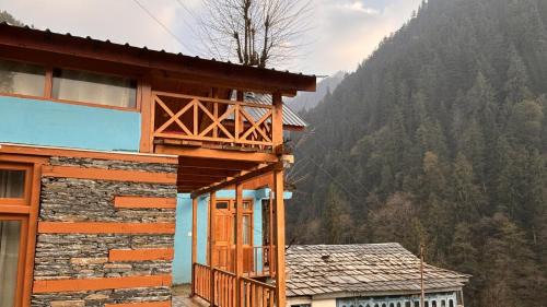 Shoja House | The mysteryworld a-wooden tree cottage jibhi